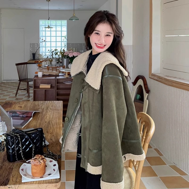 Women's Korean-style Retro Green Suede Lambswool Coat - Image 3