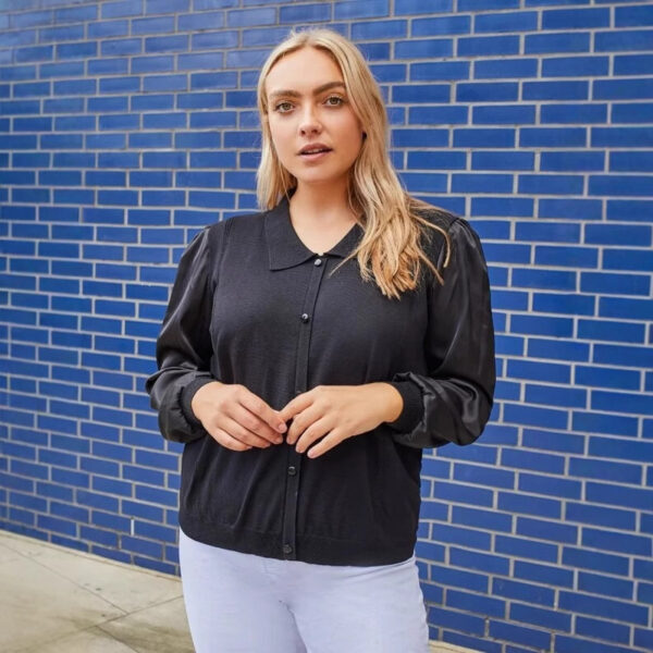 Large Women's Knitted Sweater - Image 4