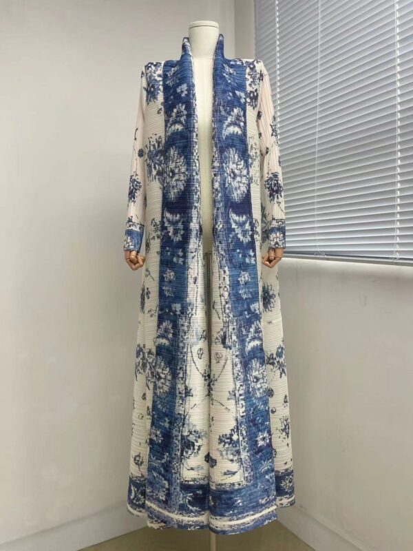 High-grade Entry Lux Women's Clothing Loose Large Cape - Image 7