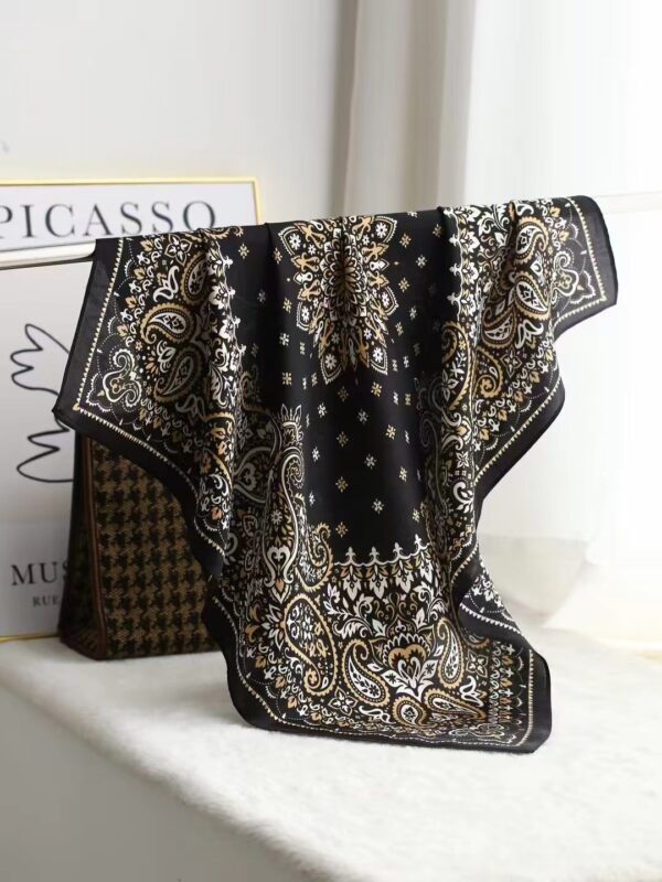 Intellectual Elegant Light Luxury Gift Silk Small Square Towel Silk Scarf - Image 9